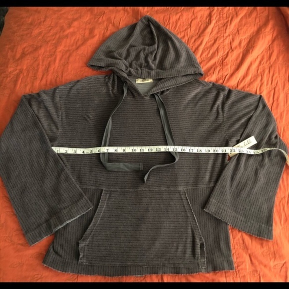 ♥️SOLD♥️SOLD♥️BELLA DAHL WOMENS LONG SLEEVE HOODIE*SPLIT BACK *LRG*MSRP $148
